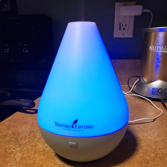 Young Living DEWDROP Ultrasonic Diffuser
